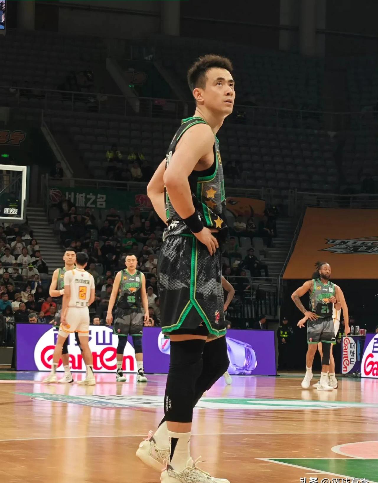 乐鱼官网关于里程碑夜帕纳辛奈科斯迎来里程碑，CBA常规赛最后时刻刷纪录，悬念犹存，医务组通报恢复的信息