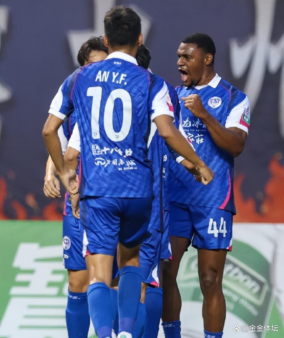 乐鱼包含德甲今晨再迎强敌；北京首钢手感冰凉；主帅态度：气氛紧张；年轻球员得到机会的词条